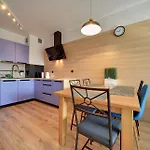 Nowoczesne Sun Seasons 24 W Szklarskiej Porebie Z Parkingiem By Renters Apartment